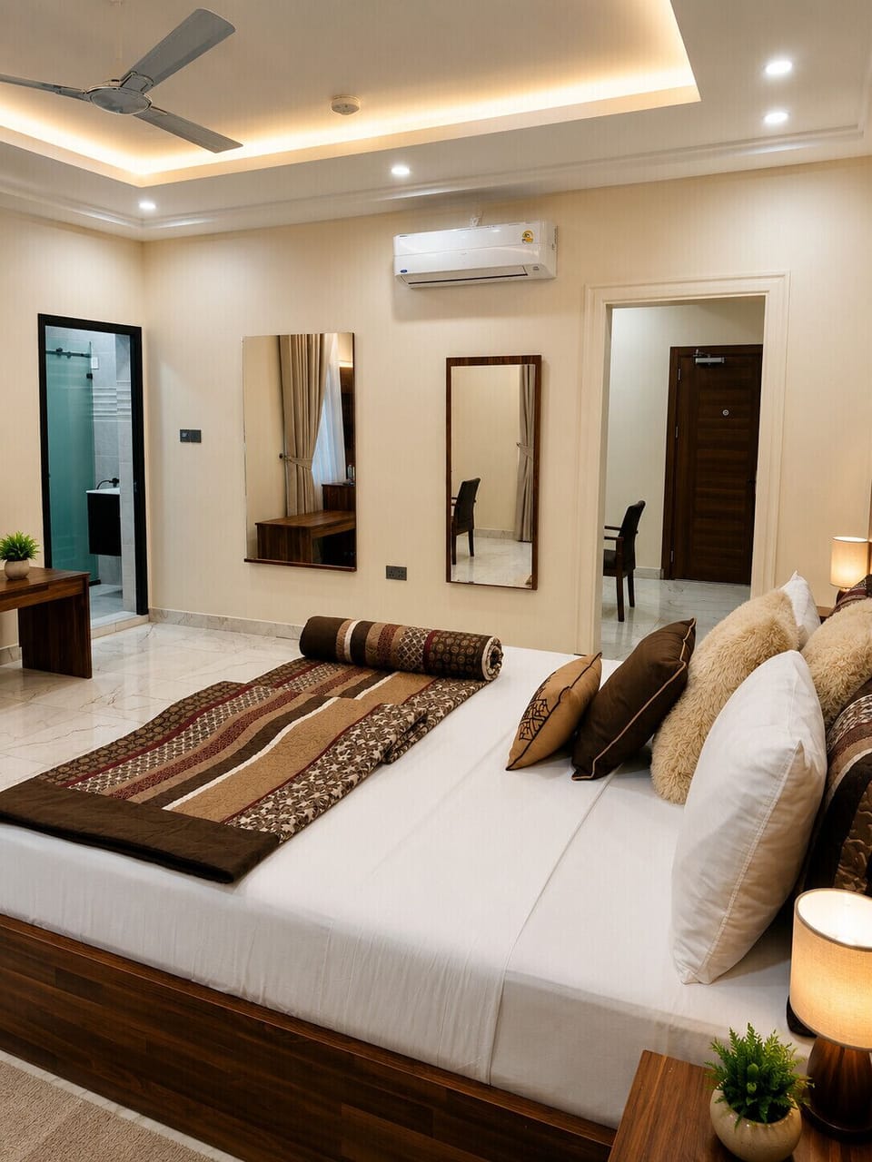 Deluxe Suite, Hill View | In-room safe, desk, laptop workspace, blackout drapes