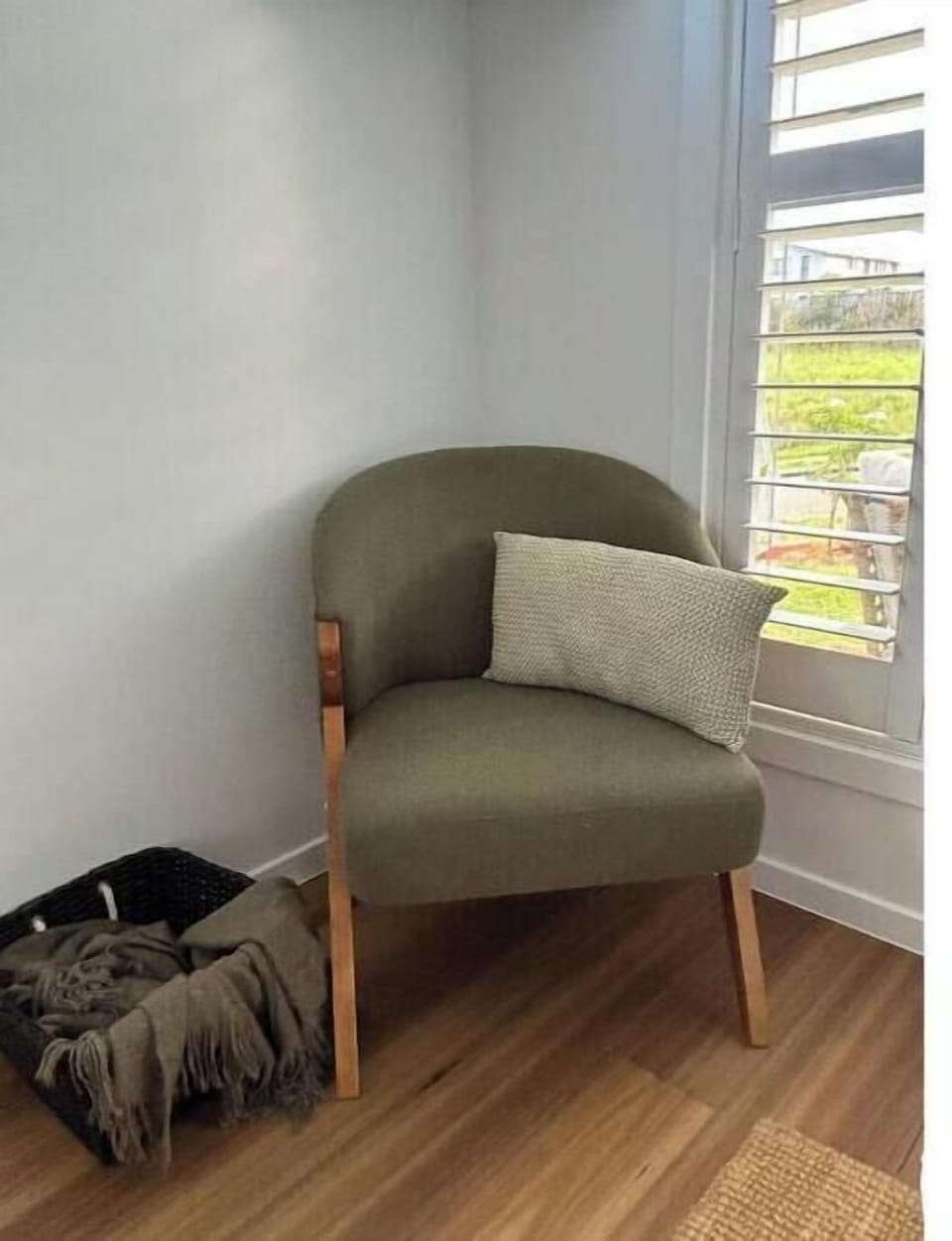 Comfy sitting chairs