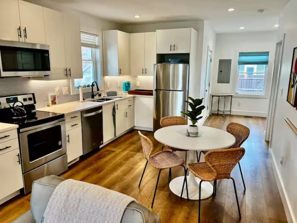 Unit A (downstairs) kitchen/dining area