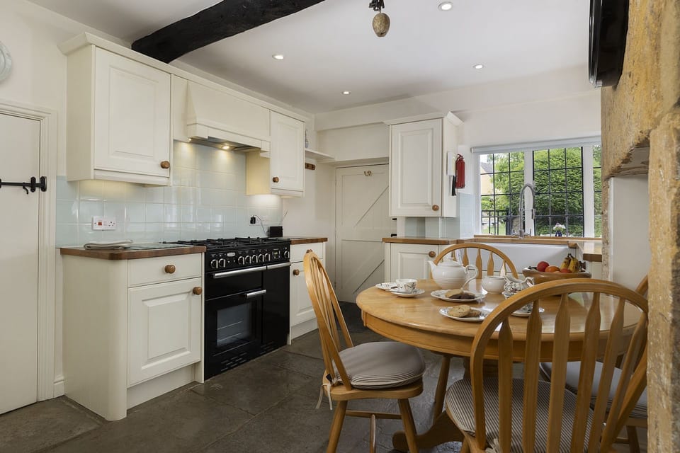 Closes Farm Cottage Kitchen/Breakfast Room - StayCotswold