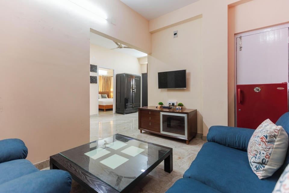 Apartment (2 Bedrooms) | Living area | 44-inch TV with digital channels