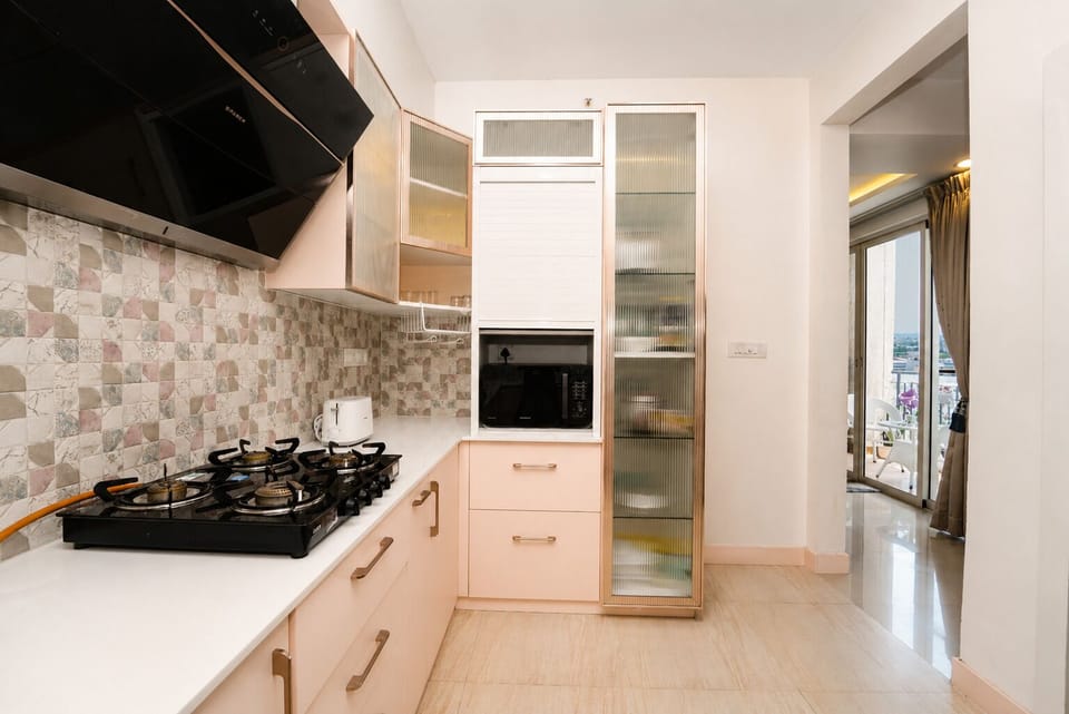 Apartment (2 Bedrooms) | Private kitchen | Microwave, oven, dishwasher, cookware/dishes/utensils