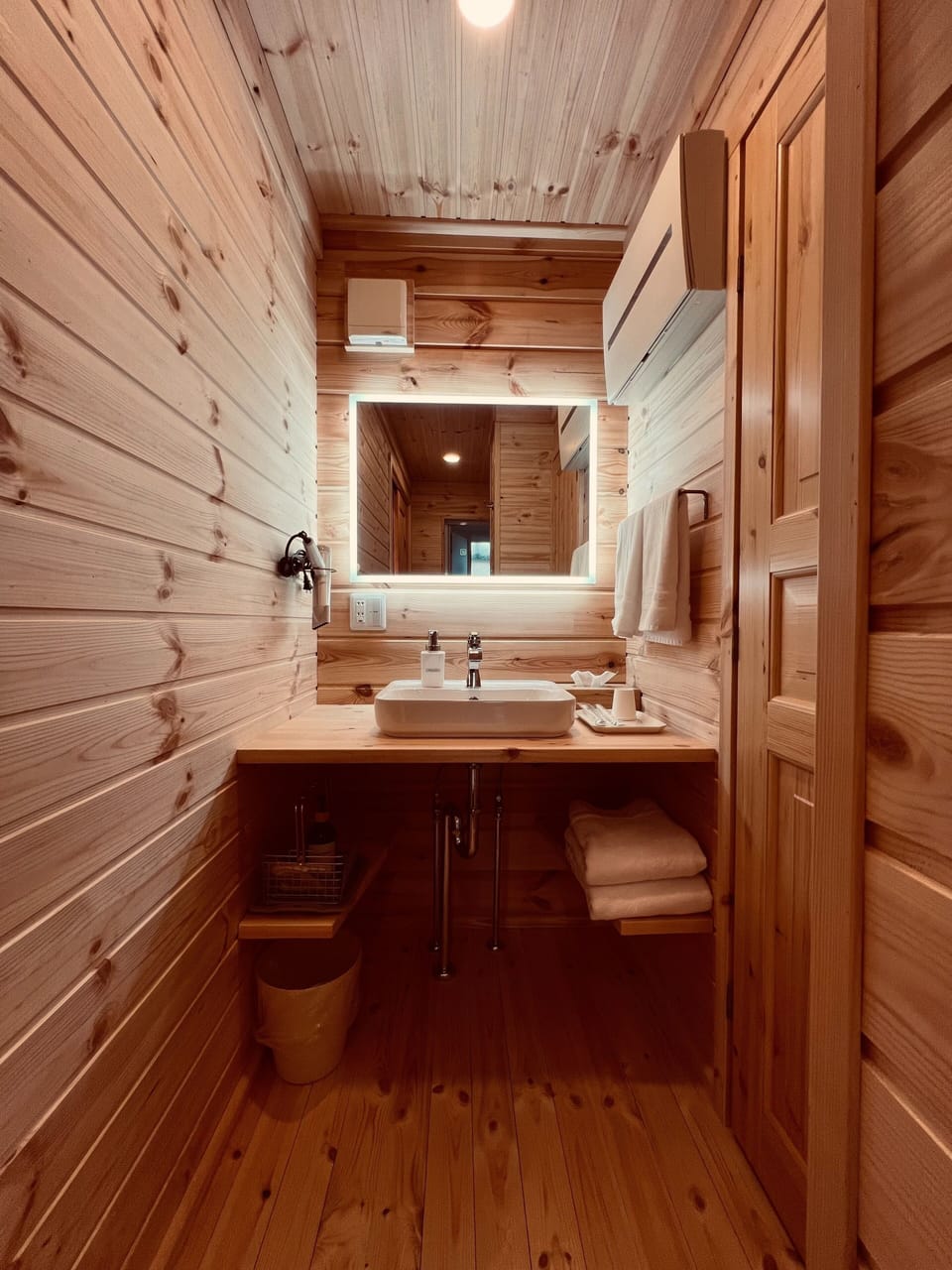 Luxury Cottage, Mountain View | Bathroom | Separate tub and shower, hair dryer, towels, soap