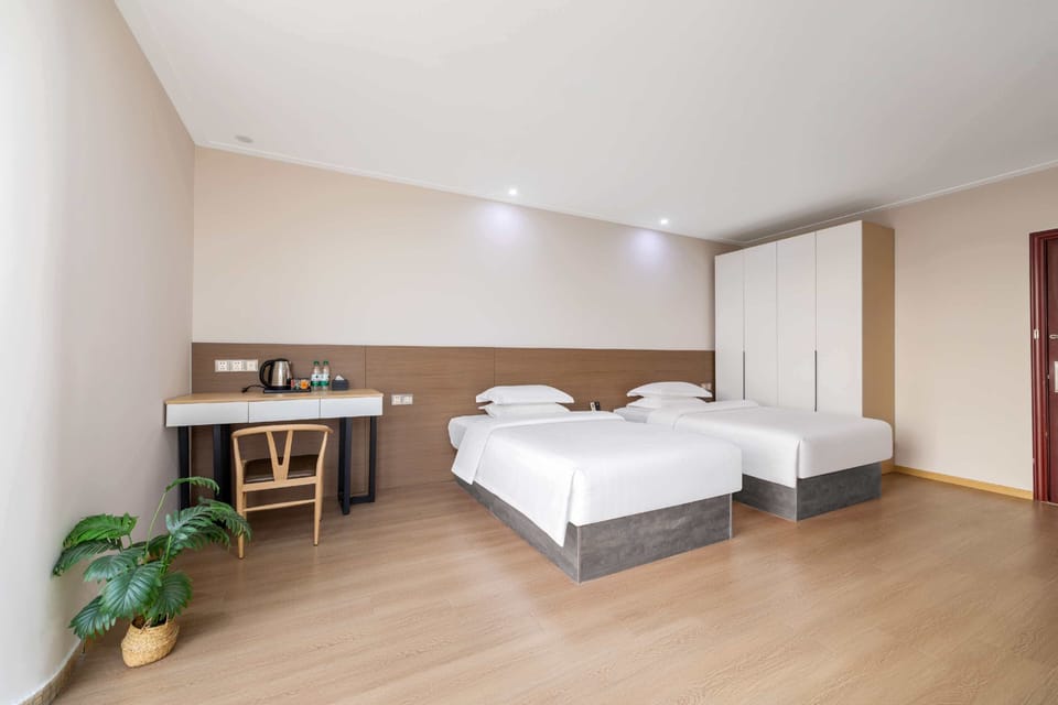 Basic Double Room | Desk, WiFi (free)
