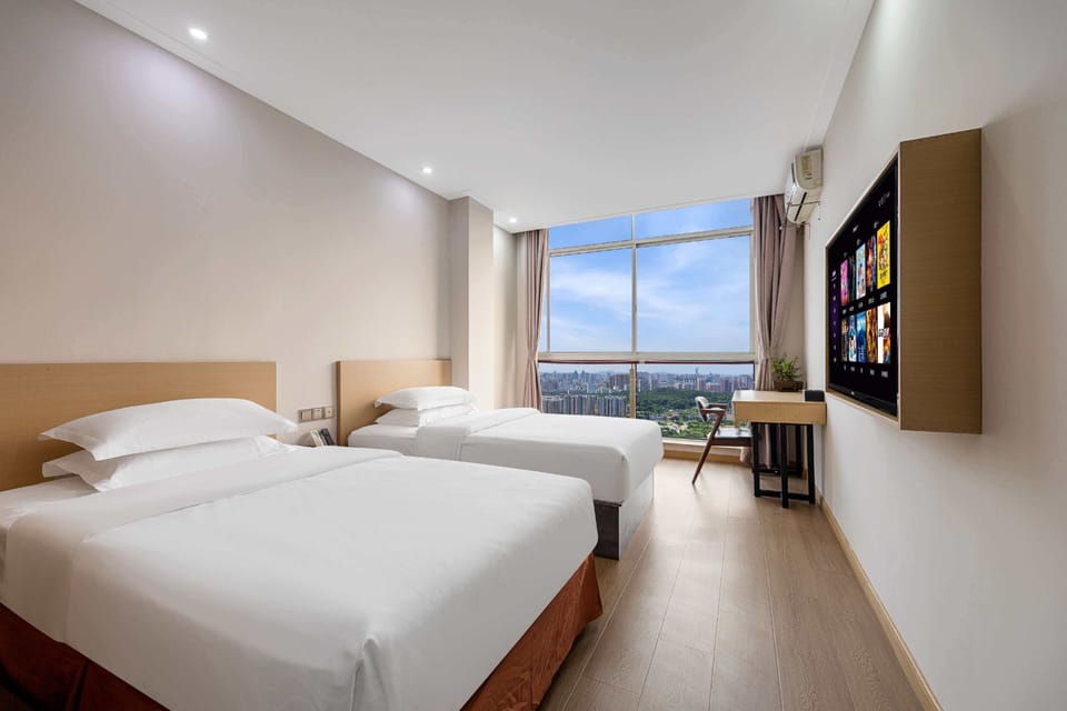 Basic Double Room | Desk, WiFi (free)