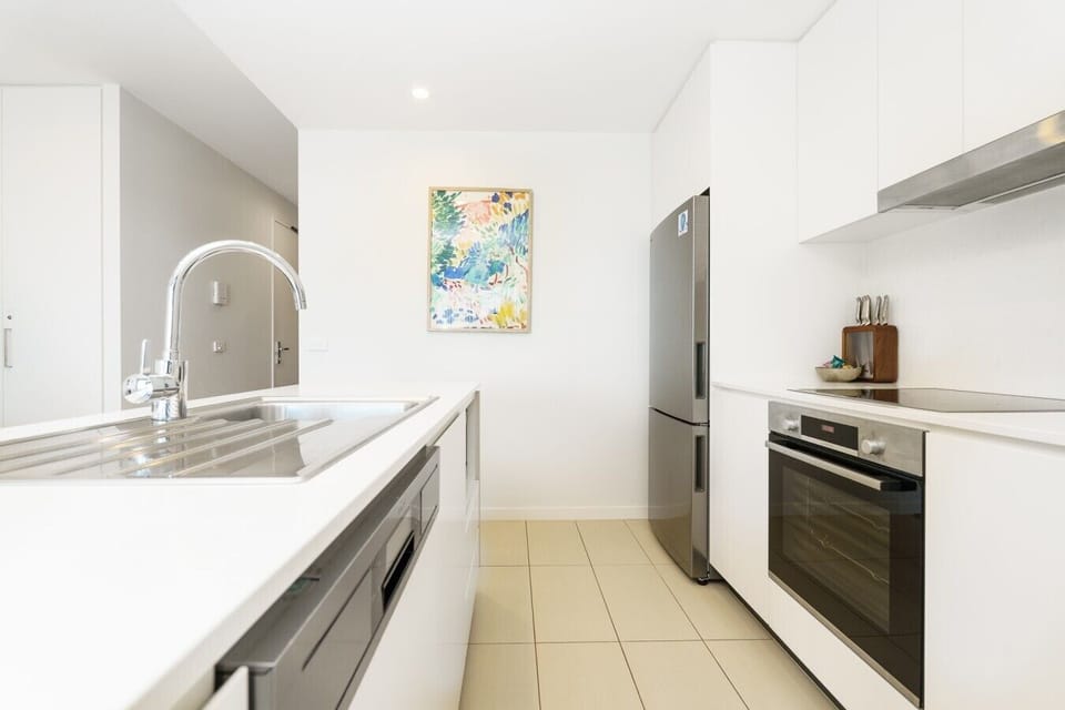Cook with ease in the fully equipped kitchen, offering everything you need to prepare anything from a quick breakfast to a family dinner.