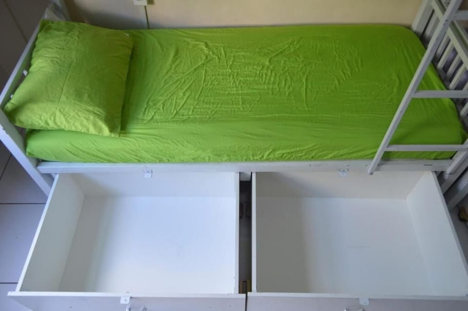 Cama em dormitorio misto para 10 | Free WiFi, bed sheets