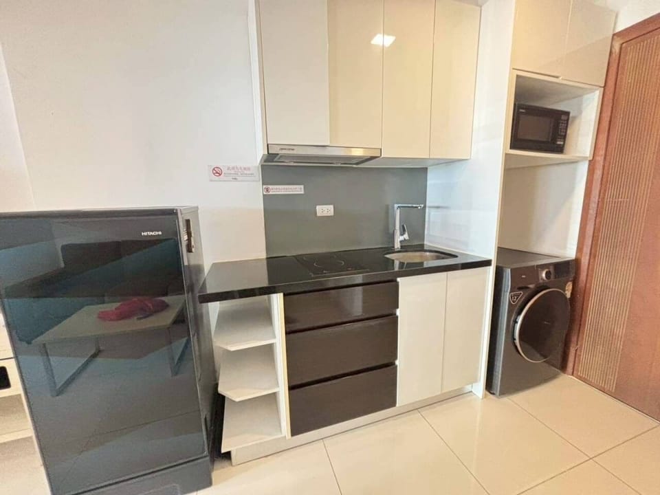 Condo, 1 Bedroom, Private Bathroom | Private kitchen