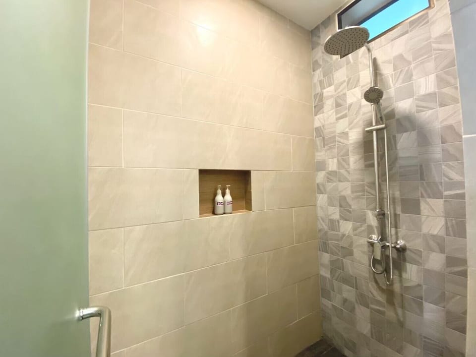 Tropical Seaview | Bathroom