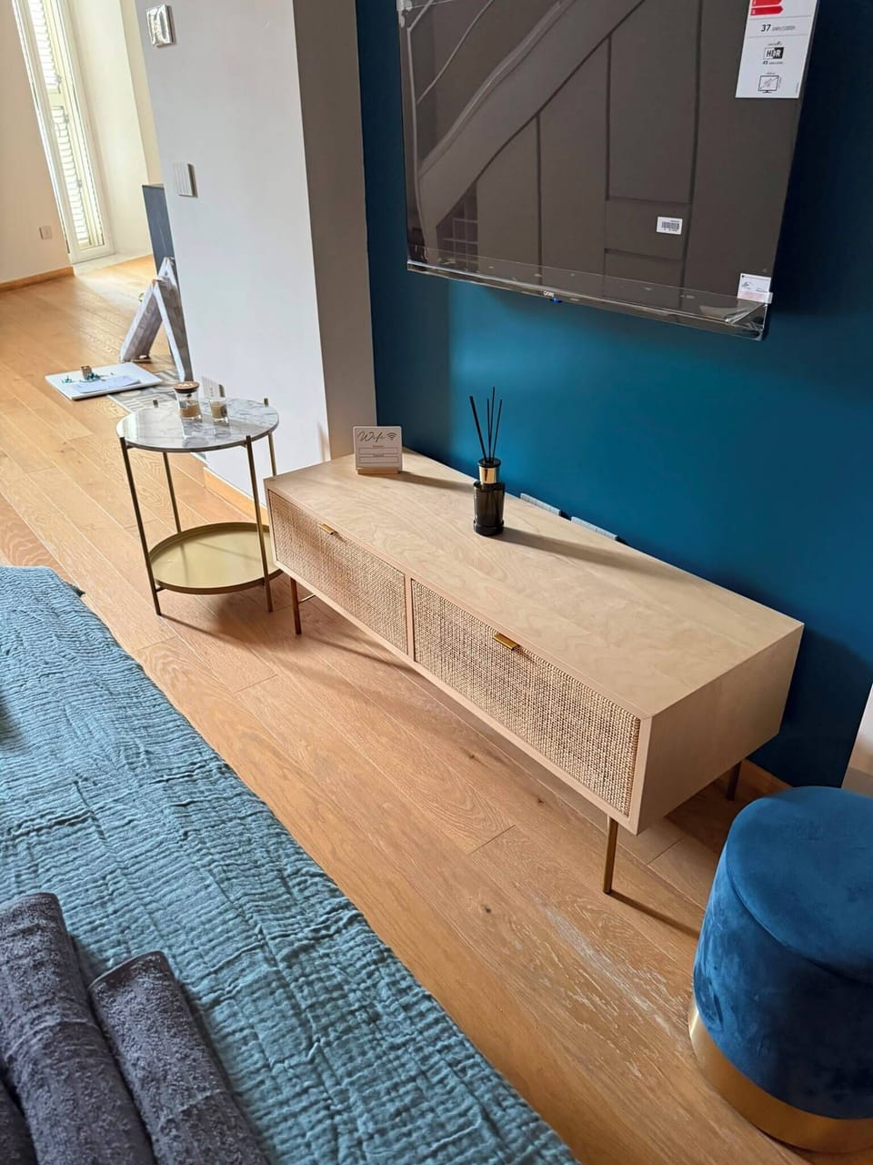 Apartment (1 Bedroom) | Living area