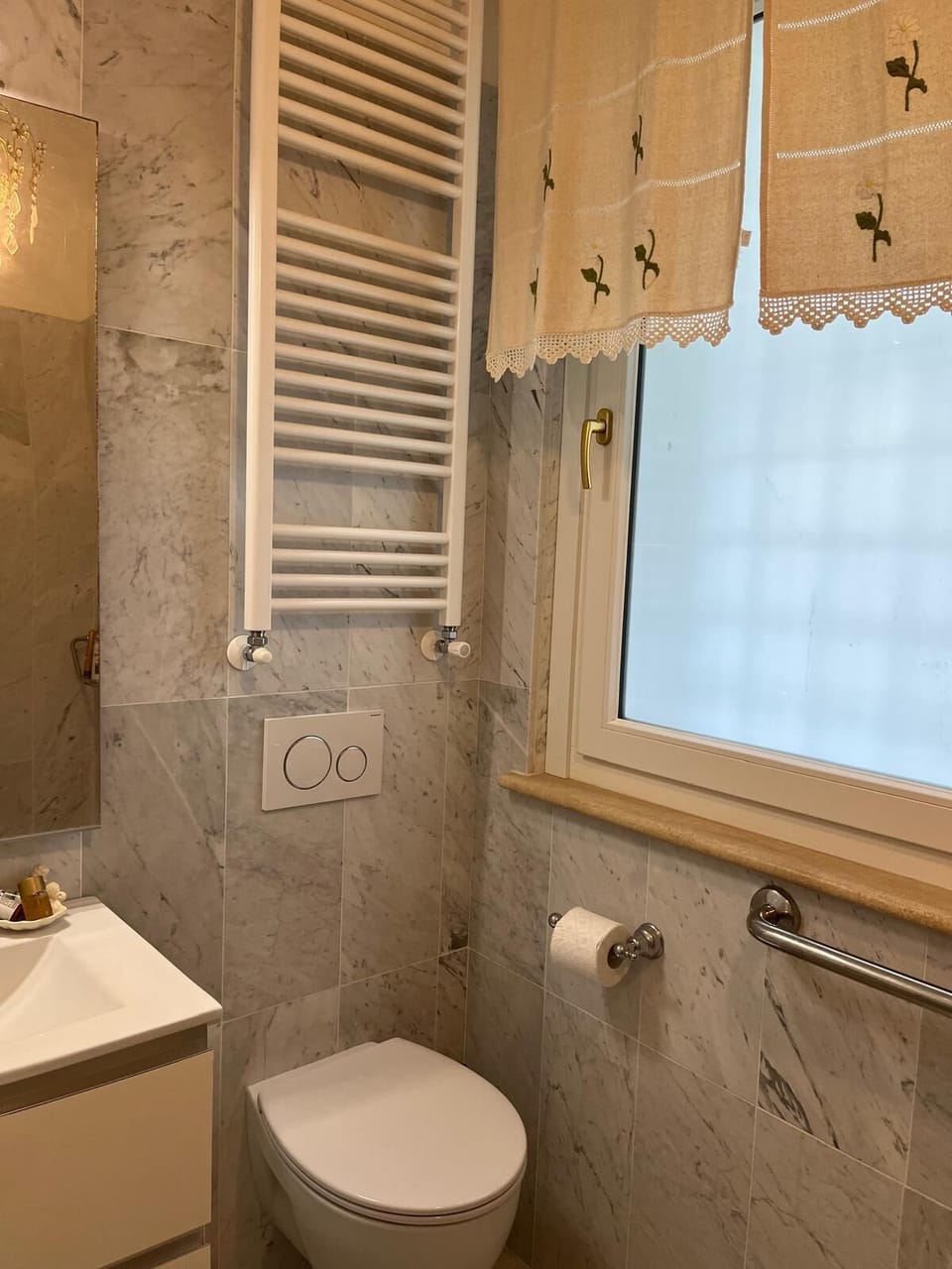 Basic Double Room, Hill View | Bathroom