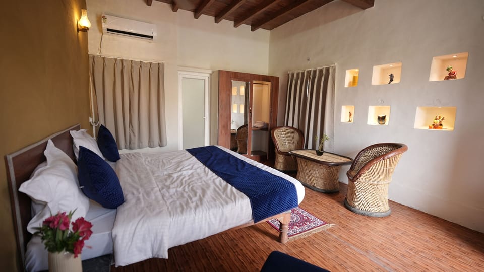 Cottage | Desk, iron/ironing board, rollaway beds (surcharge), WiFi (free)
