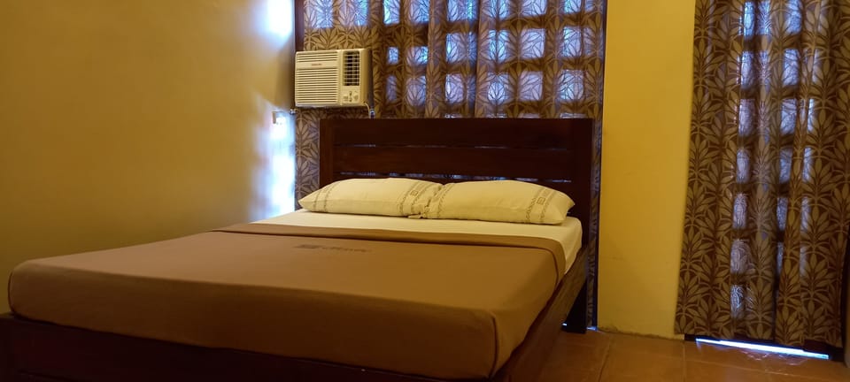 Standard Double or Twin Room | Desk, laptop workspace, WiFi (free)