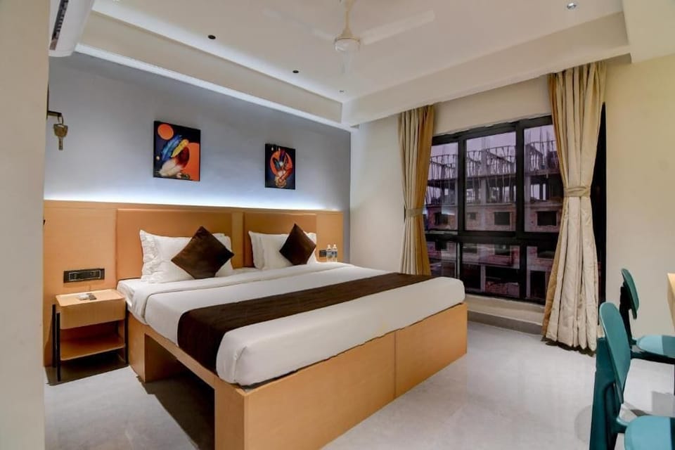 Basic Double or Twin Room, City View | Desk, WiFi (free)