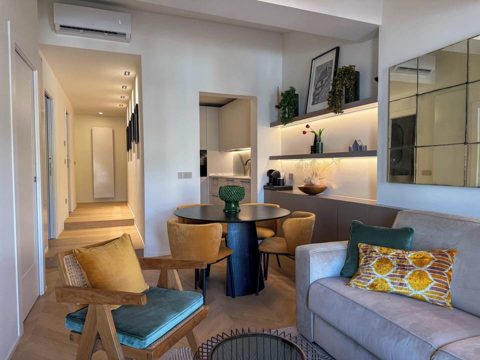 Apartment (2 Bedrooms) | Living area | TV