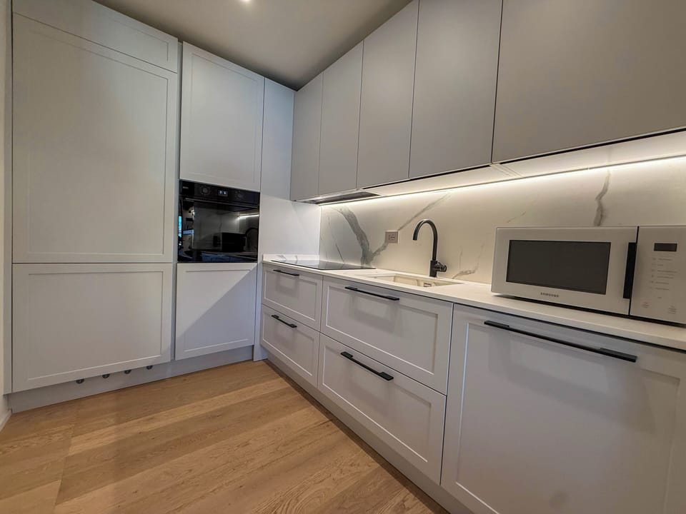 Apartment (2 Bedrooms) | Private kitchen | Coffee/tea maker, full-size fridge, microwave, oven