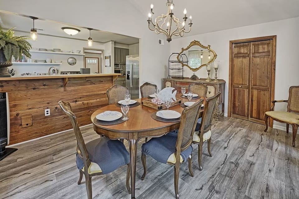 25 21st Avenue | Seas the Day | Dining | IOP Escapes