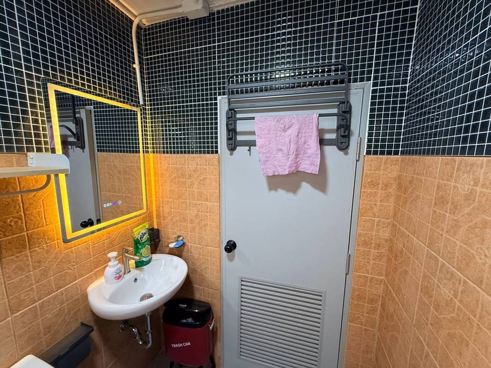 Room, Balcony, City View | Bathroom