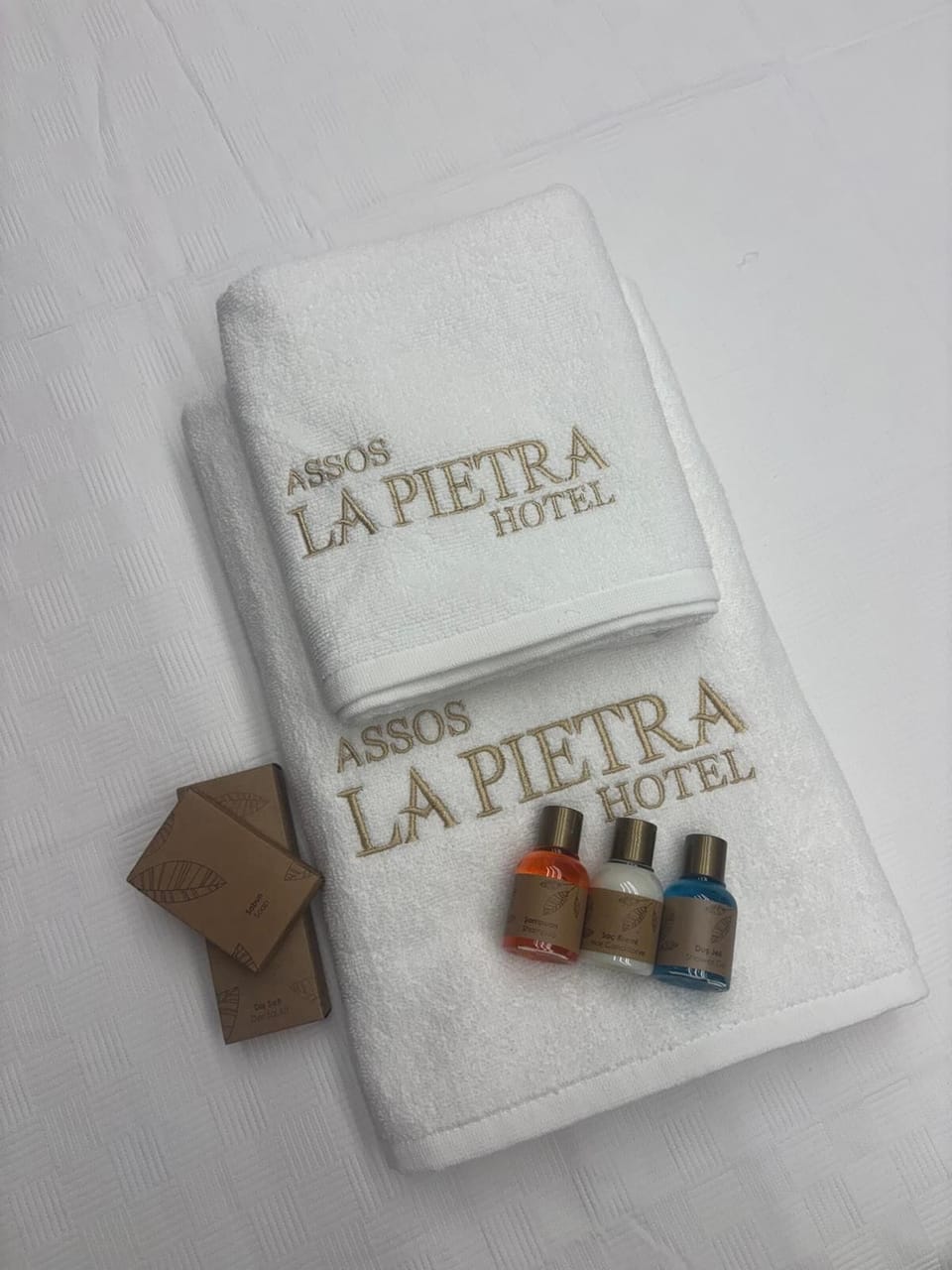 Comfort Double Room | Bathroom amenities | Free toiletries, hair dryer, slippers, towels