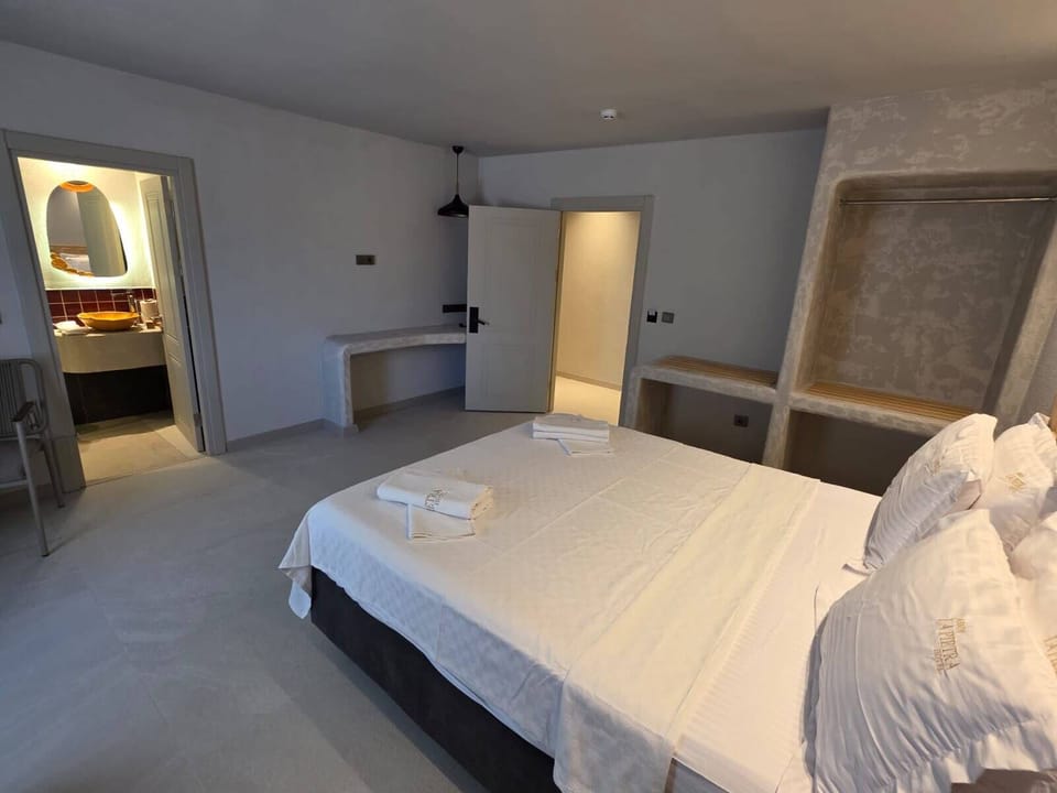 Iron/ironing board (on request), WiFi (free)
