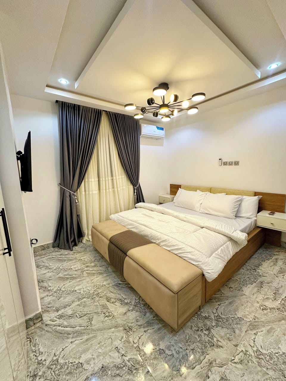 Comfort Room, Balcony, City View | Desk, laptop workspace, blackout drapes, soundproofing