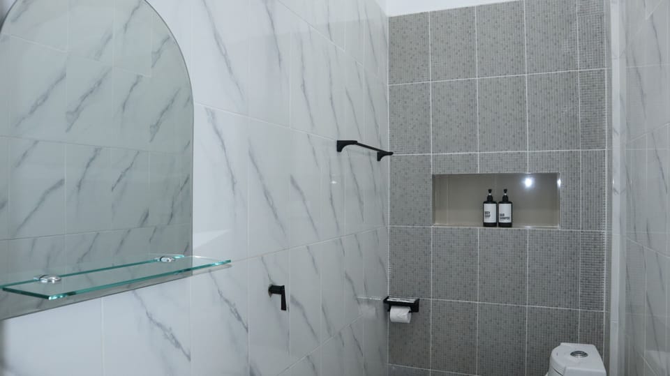 Standard Room, Terrace | Bathroom | Shower, towels, soap, shampoo