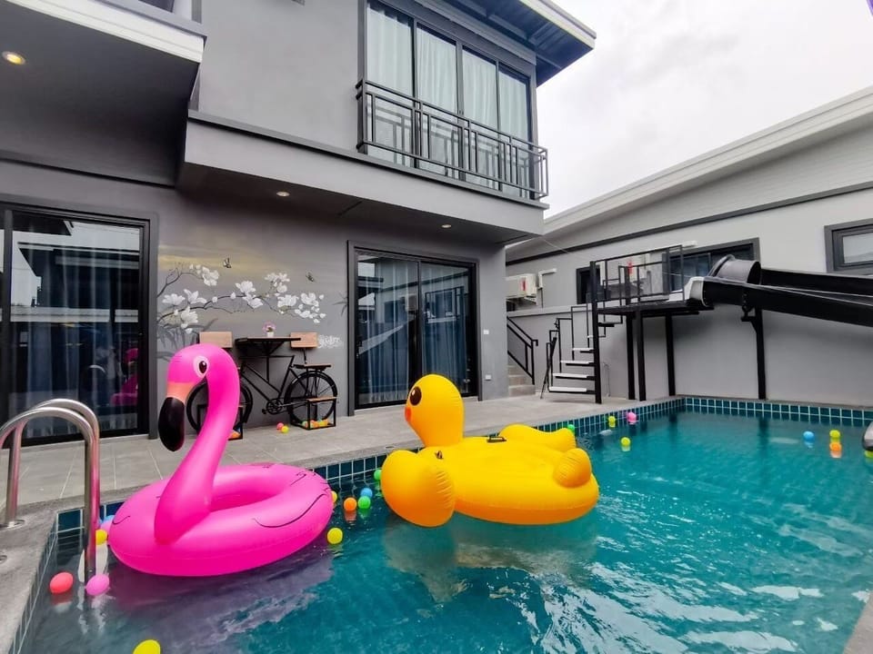 House, 4 Bedrooms, Accessible, Smoking | Pool | Outdoor pool