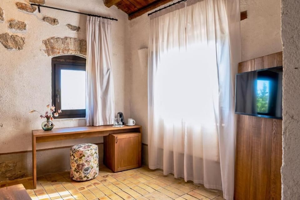 Deluxe Double Room, Valley View, Corner | Interior