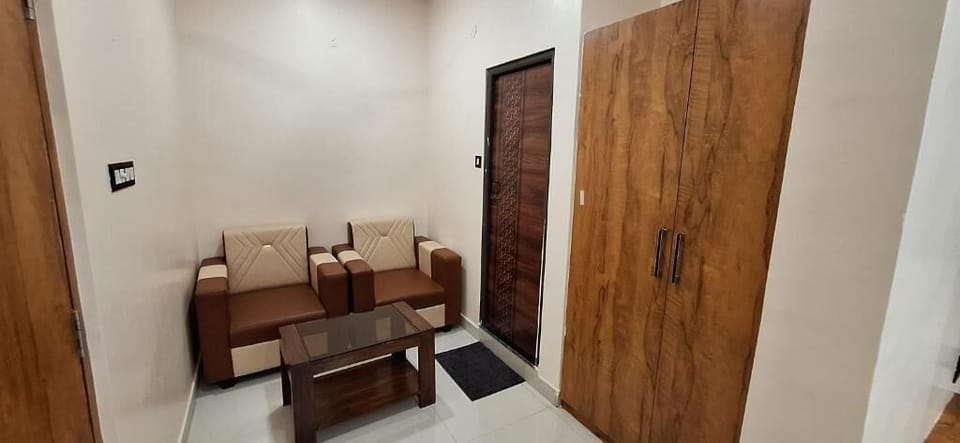 Superior Double or Twin Room, City View | Interior