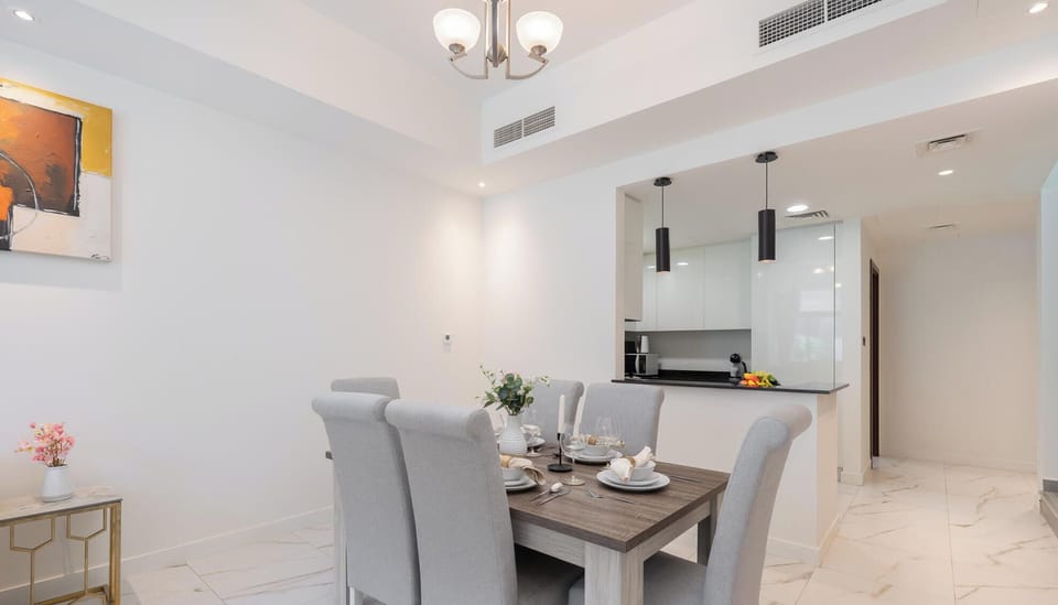 Family Villa, Garden View | In-room dining
