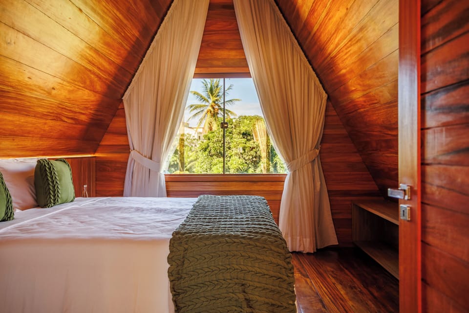 Deluxe Chalet | In-room safe, laptop workspace, blackout drapes