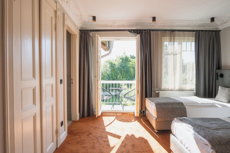 Double or Twin Room, Balcony, Courtyard View | Minibar (free items), desk, laptop workspace, soundproofing