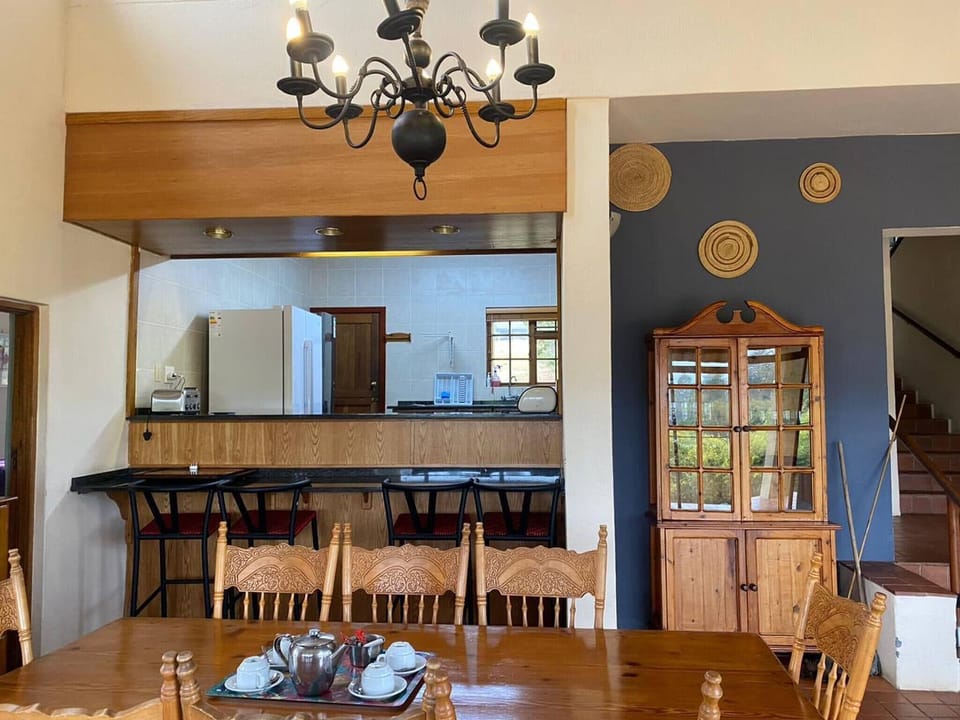 Apartment, 3 Bedrooms, Accessible | Dining room