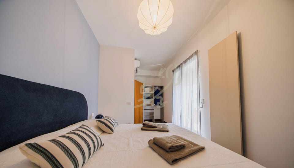 Apartment (2 Bedrooms) | 2 bedrooms, iron/ironing board, bed sheets