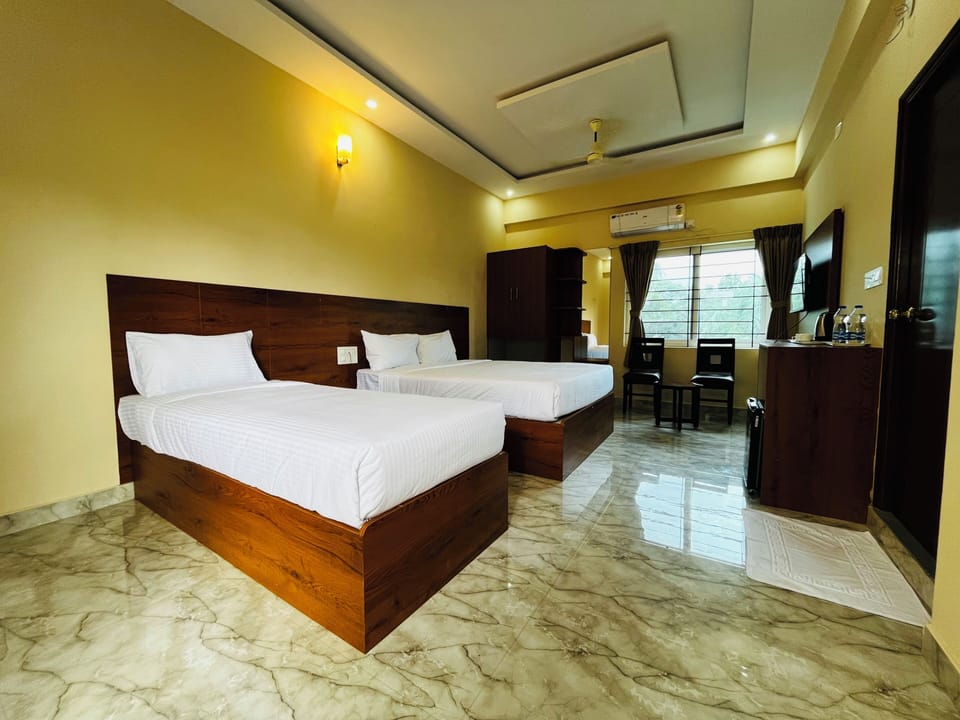 Superior Triple Room, Balcony, Courtyard View | Premium bedding, minibar, desk, laptop workspace