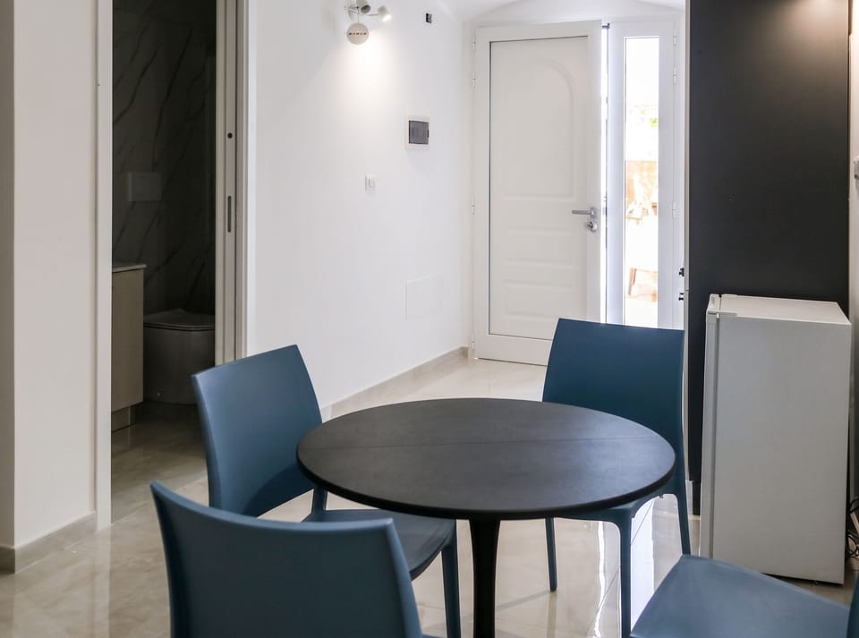 Apartment | Dining