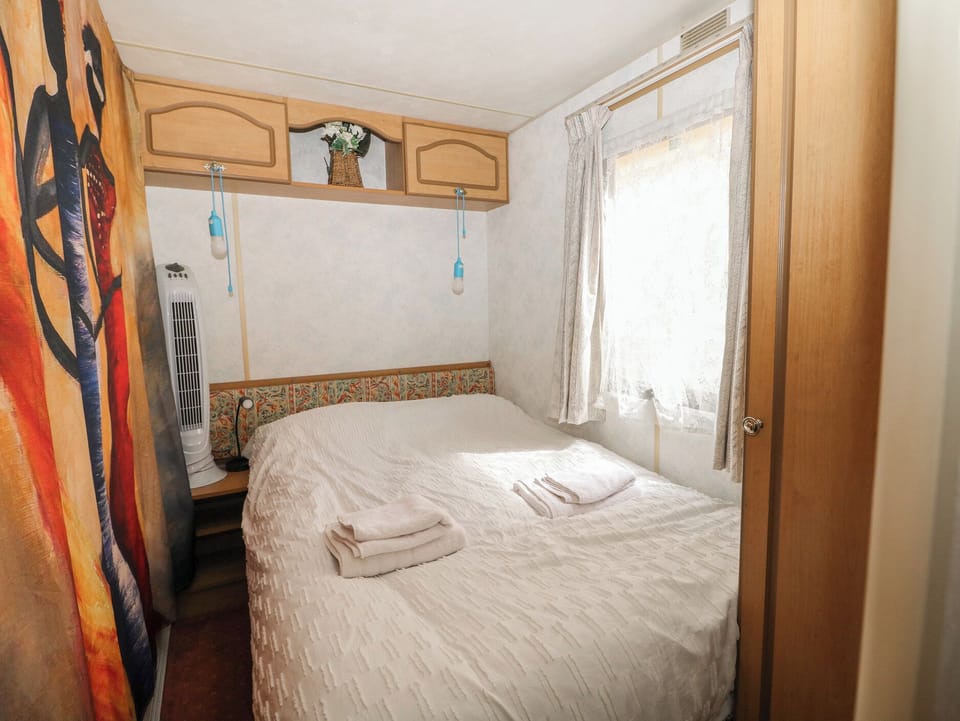 10 Cater Gardens Cottage in Guildford