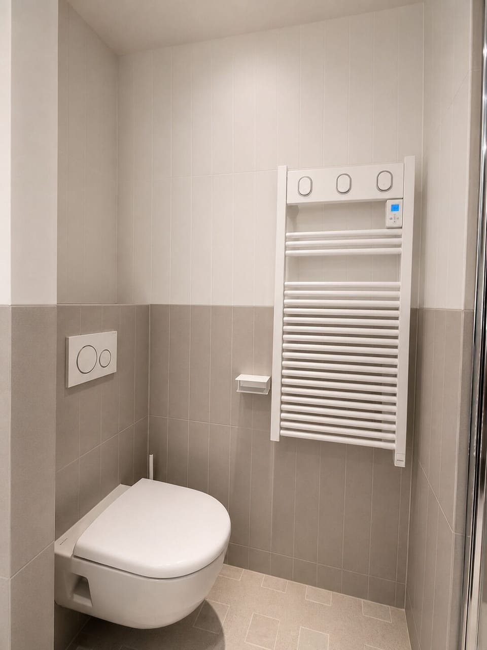 Superior Room | Bathroom | Free toiletries, hair dryer, slippers, towels