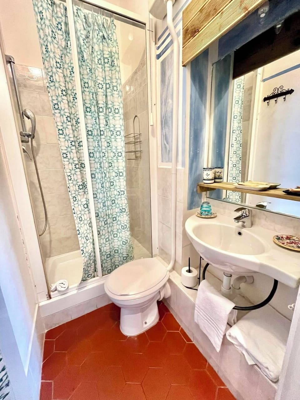 Superior Triple Room | Bathroom | Shower, towels, soap, toilet paper
