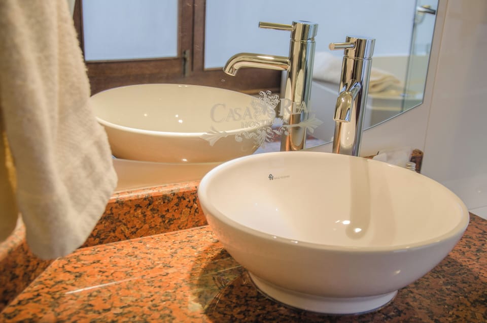 Superior Double Room, 2 Double Beds | Bathroom | Shower, rainfall showerhead, towels, soap