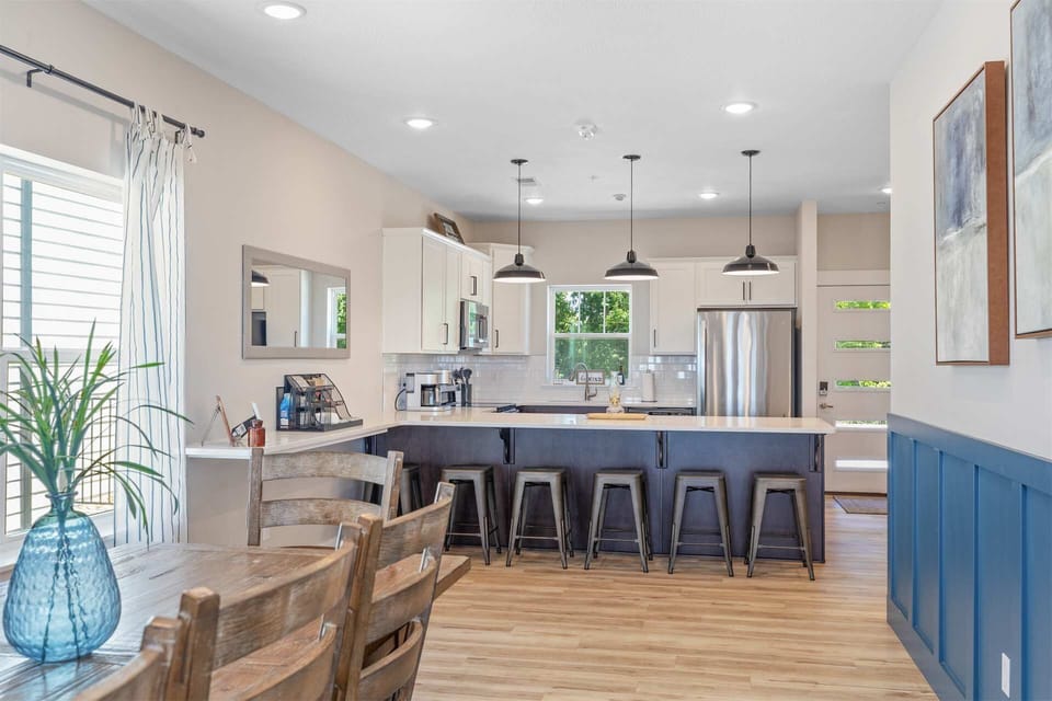 House, Multiple Beds (Lake Lookout Retreat) | Living area