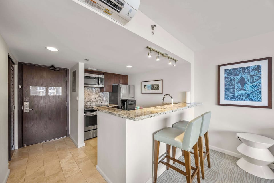 Apartment (1 Bedroom) | Private kitchen | Coffee/tea maker, fridge, microwave, oven