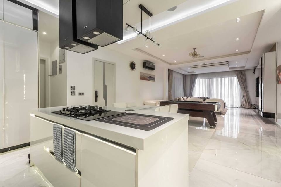 Comfort Apartment, 2 Bedrooms, Balcony, City View | Interior