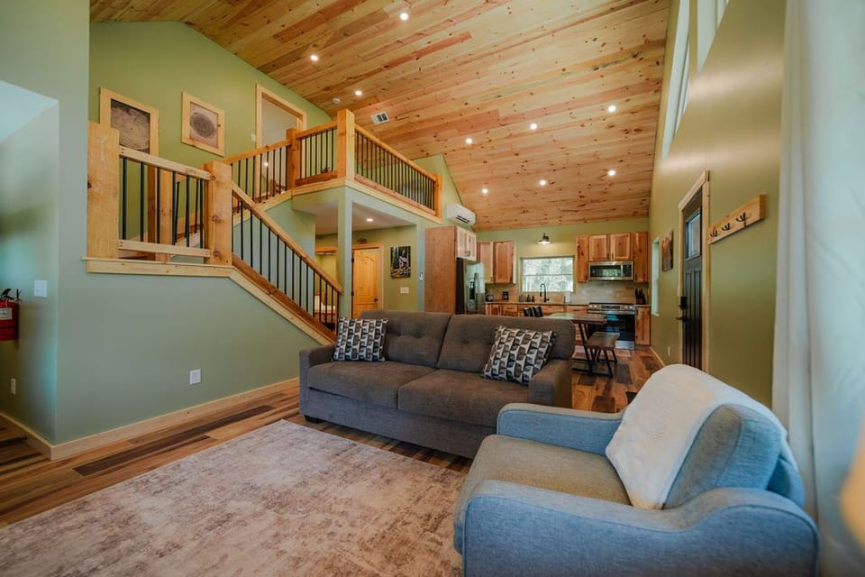 Living Room / Lounge