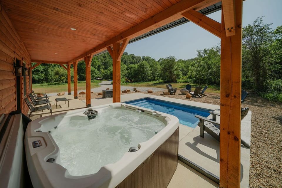 Hot Tub / whirlpool bath (Outdoor)