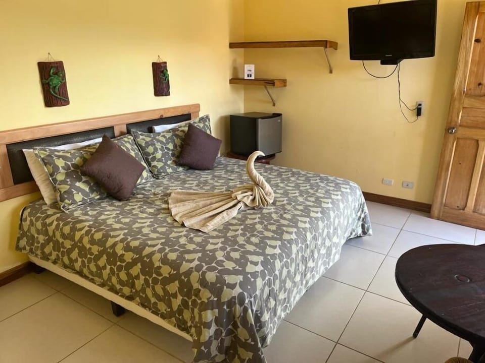 Junior Double Room, 1 Bedroom, Balcony, Valley View | Premium bedding, down comforters, laptop workspace, free WiFi