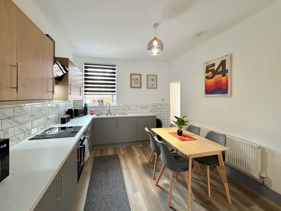 Family House, Kitchen, Garden Area | Private kitchen | Full-size fridge, microwave, oven, stovetop