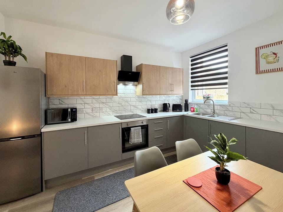 Family House, Kitchen, Garden Area | Private kitchen | Full-size fridge, microwave, oven, stovetop