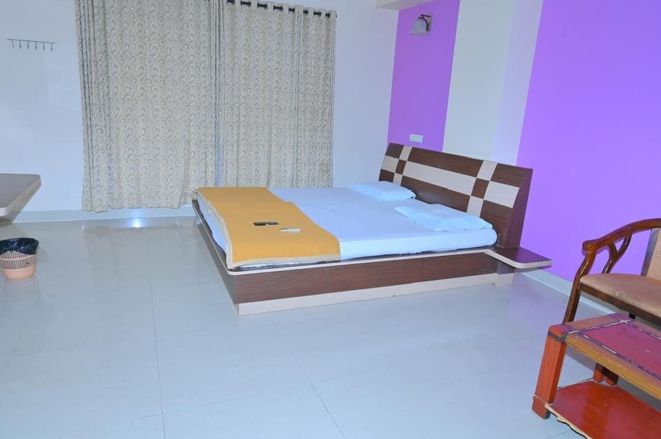 Luxury Studio | Desk, laptop workspace, WiFi (free)