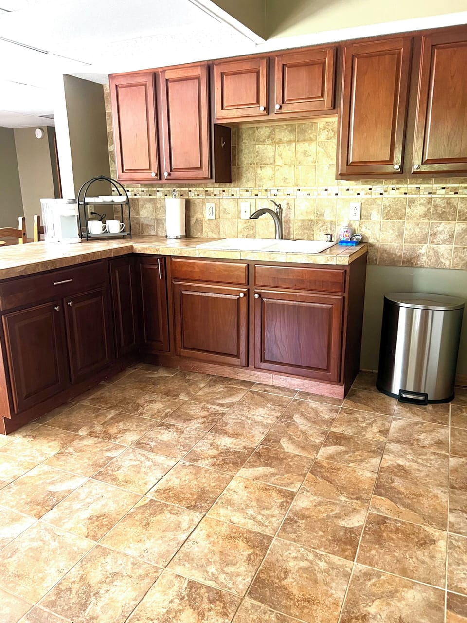 Spacious kitchen with plenty of prep space for everyone to help cook!